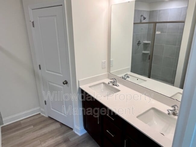 Building Photo - 737 Rdg Clf Ln