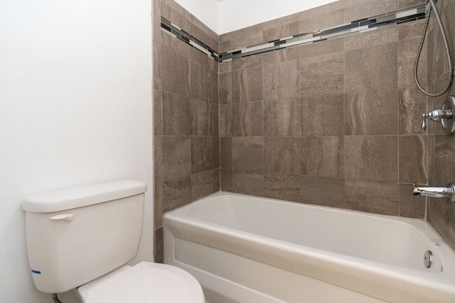 Building Photo - 5467 High Tide Ct