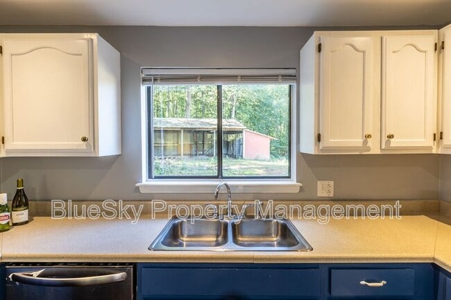 Building Photo - 1100 Wolf Trap Rd