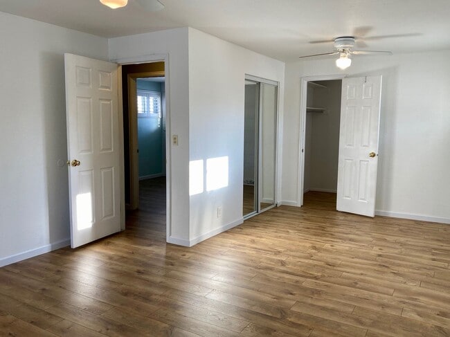Building Photo - Spacious Tri-Level Home Featuring 4BD/2.5B...