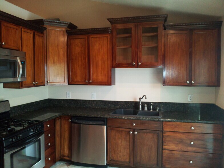 Building Photo - 5139 Omar Ct