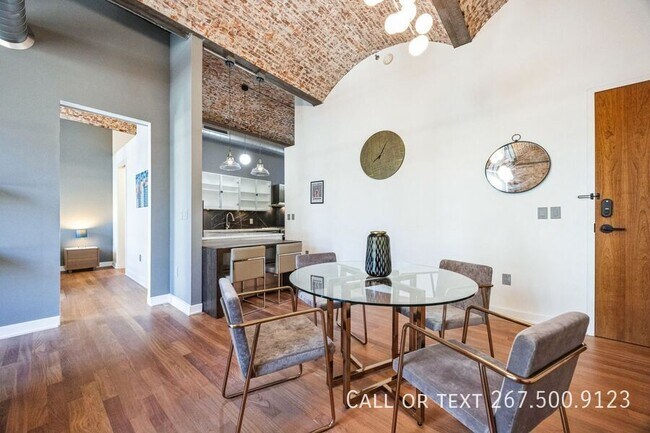 Building Photo - 105 S 12th St