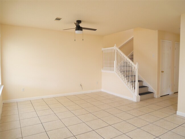 Building Photo - 6603 Schambray St