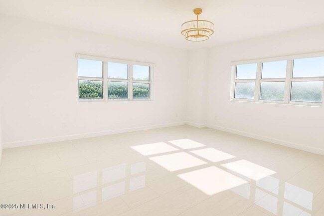 Building Photo - 14951 Royal Oaks Ln