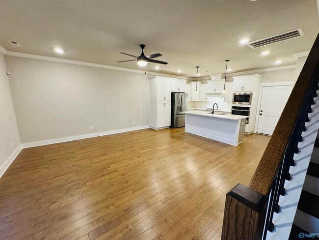 Building Photo - 136 Iberville St