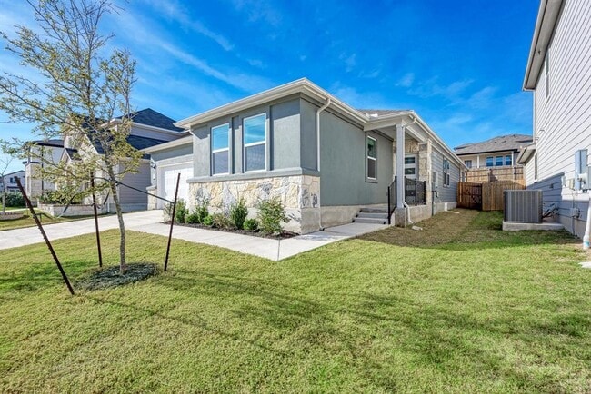 Building Photo - 113 Rampart Lp