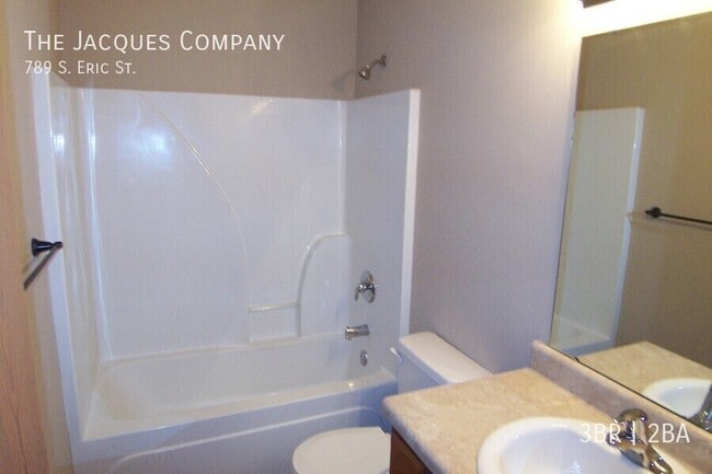 Building Photo - 789 S Eric St
