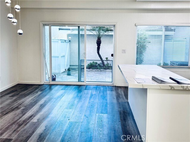 Building Photo - 204 Greenmoor
