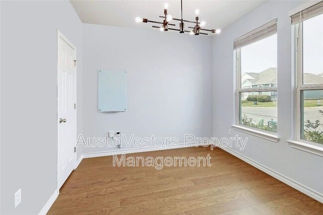 Building Photo - 15801 Crissom Ln