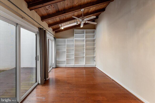 Building Photo - 2337 Glade Bank Way