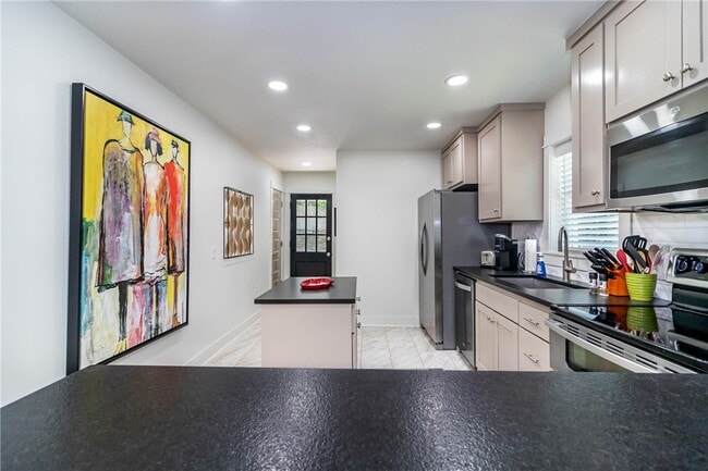 Building Photo - 394 Fletcher Ave