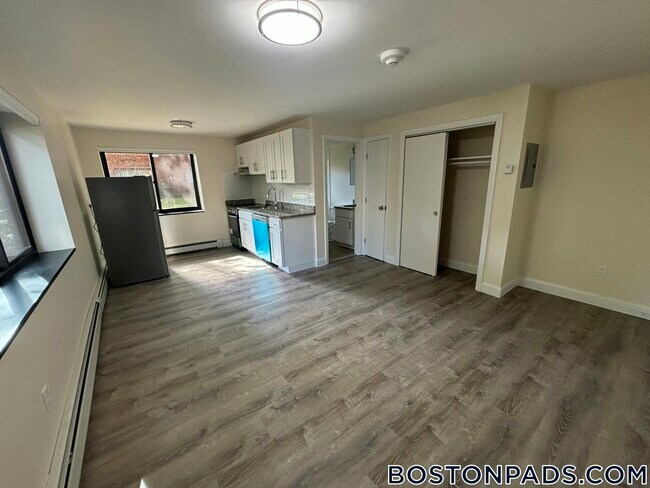 Building Photo - 15 Chester St