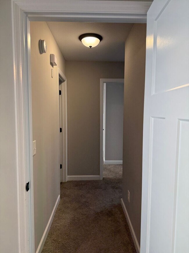 Building Photo - 157 Cody Dr