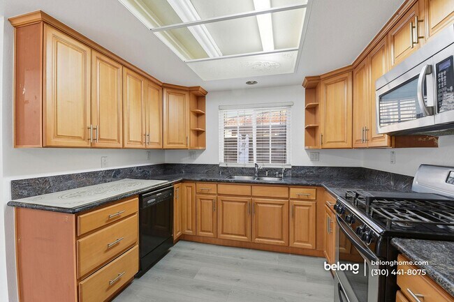 Building Photo - 29016 Lillyglen Dr