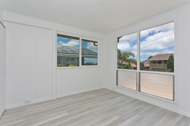 Building Photo - Lower Makakilo - Stunning Fully Remodeled ...