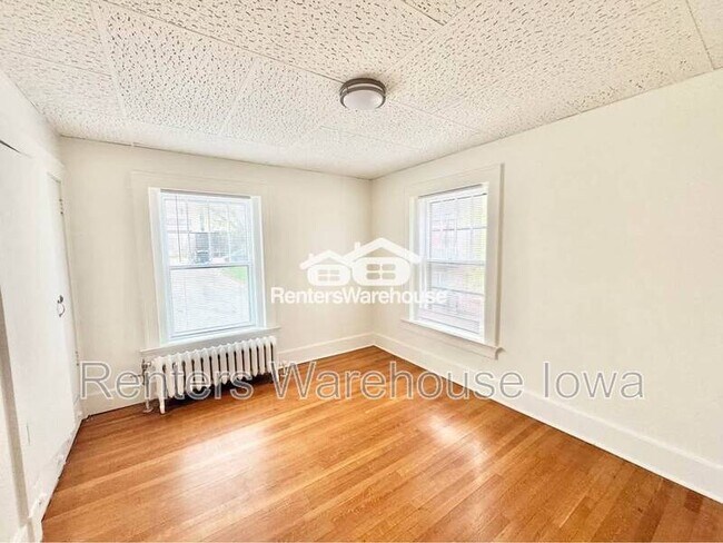 Building Photo - 3612 Ingersoll Ave