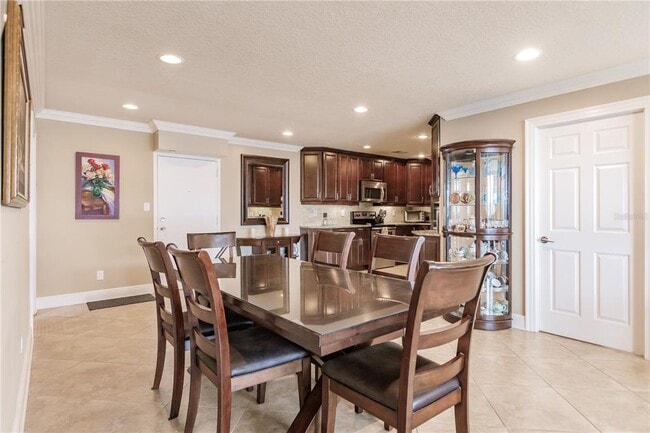 Building Photo - 1055 W Peppertree Dr