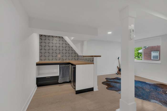 Building Photo - 828 Lemont Dr