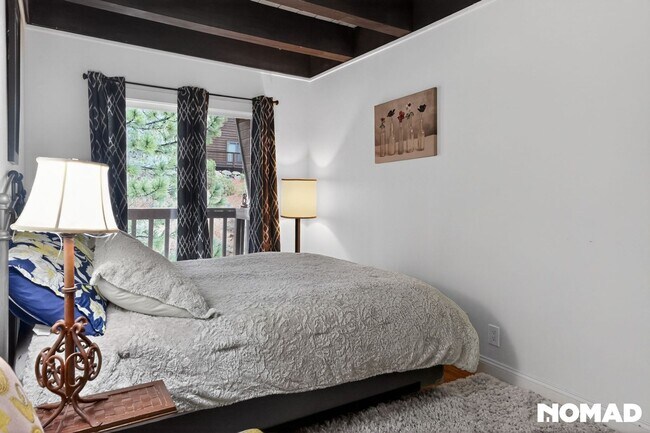 Building Photo - Charming 3BR Duplex in Incline Village