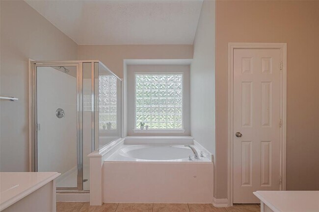 Building Photo - 17202 Sheffield Bend Dr