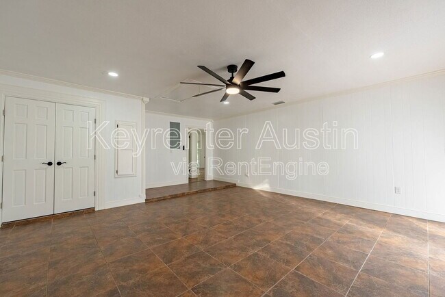 Building Photo - 902 Speer Ln