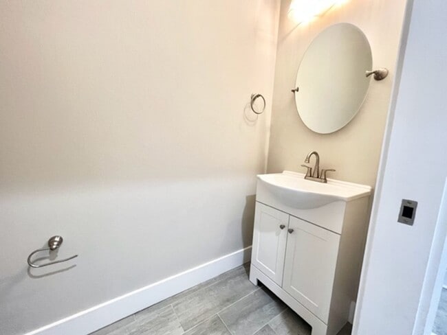 Building Photo - 9 Praiseworthy Dr