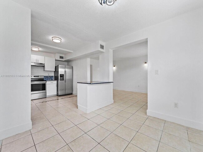 Building Photo - 9100 SW 95th Ave