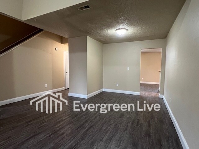 Building Photo - 203 Barrow Ct