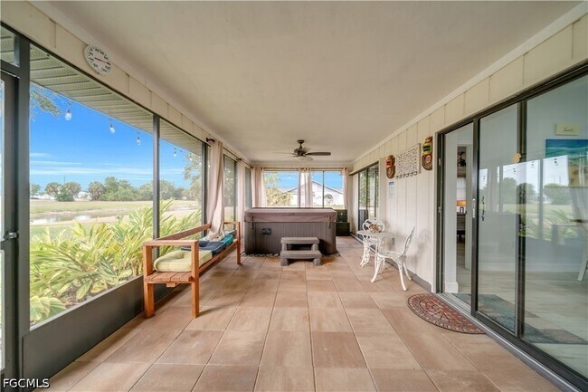 Building Photo - 299 Rotonda Cir