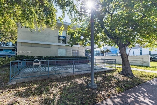 Building Photo - 1685 Jefferson Ave