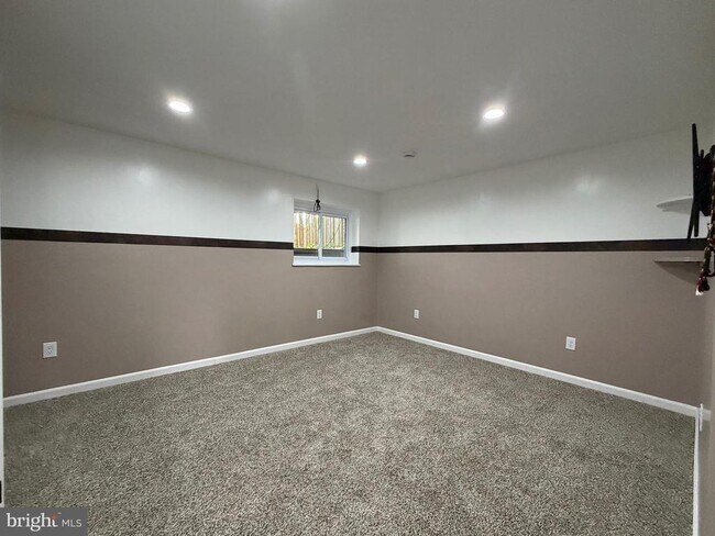 Building Photo - 9609 Clocktower Ln