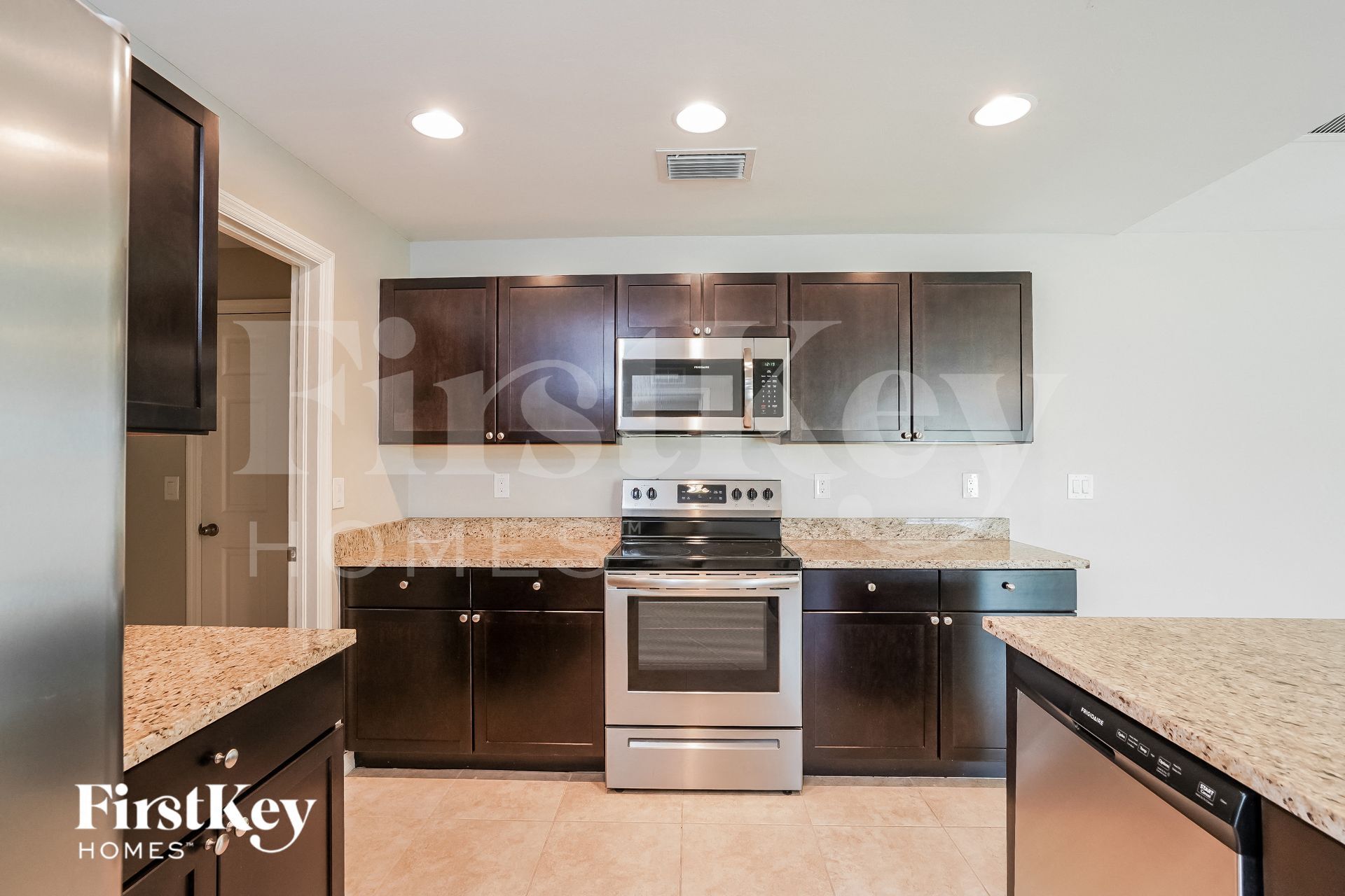 Building Photo - 1215 NE 2nd Pl