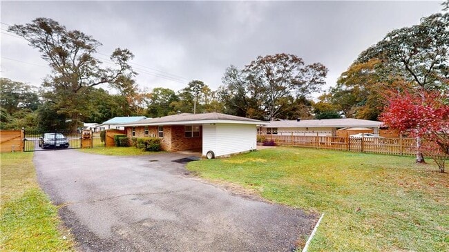 Building Photo - 463 Magnolia Rd