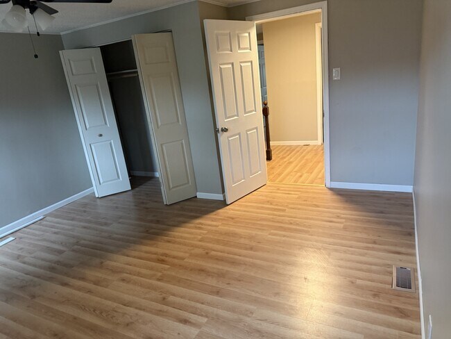 Building Photo - 217 S Orchard Dr