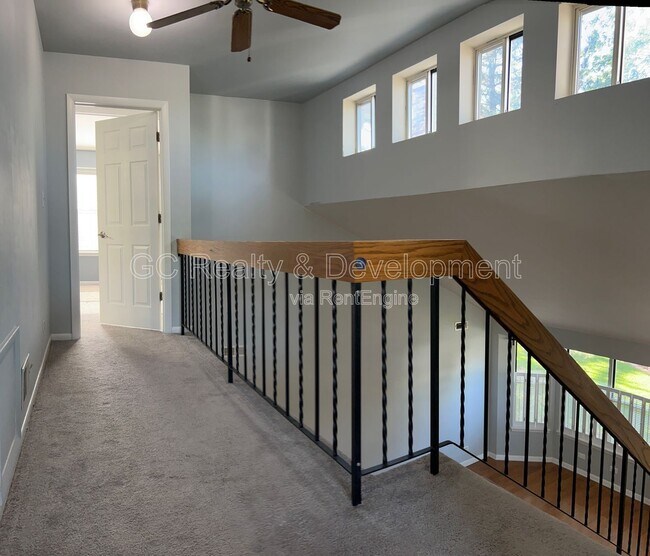 Building Photo - 45 White Pine Dr