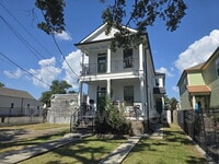 Building Photo - 2625 Banks St