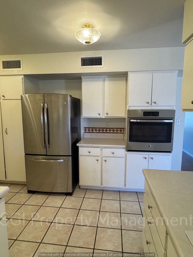 Building Photo - 3817 W Frier Dr