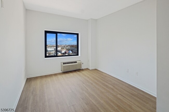 Building Photo - 1 Carriage City Plz