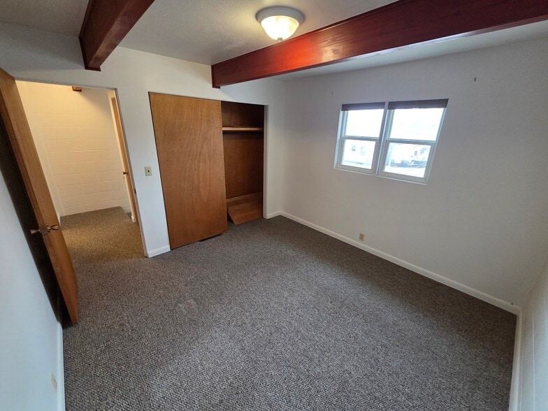 Building Photo - 27 9th St