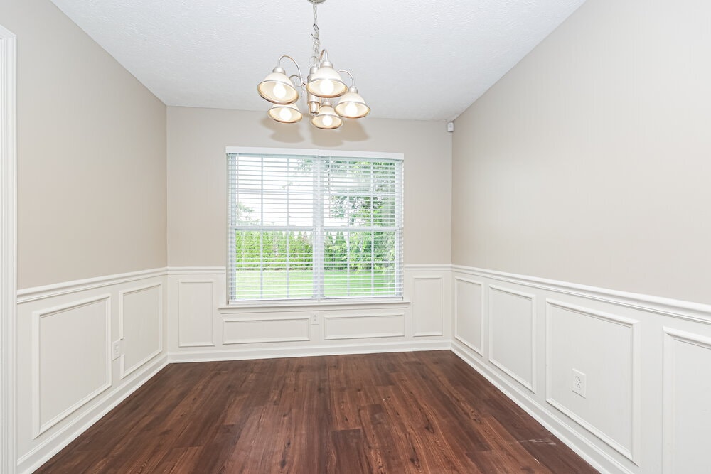 Building Photo - 2943 Hollicom Dr