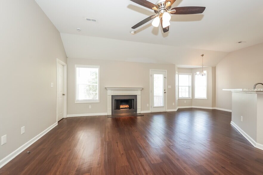 Building Photo - 2402 Audelia Way