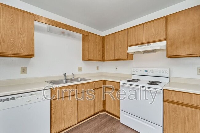 Building Photo - 2756 Peach St