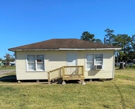 Building Photo - 485 Old Hwy 90 E