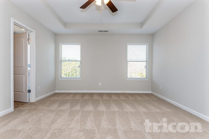 Building Photo - 317 Parkview Pl Dr