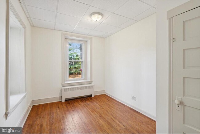 Building Photo - 1138 E Schuylkill Rd