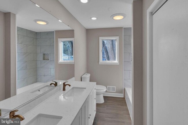 Building Photo - 370 NJ-156