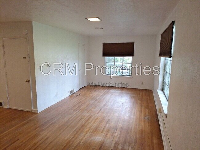 Building Photo - 2101 N Wheeling Ave