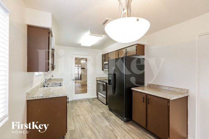 Building Photo - 9731 N 56th Dr