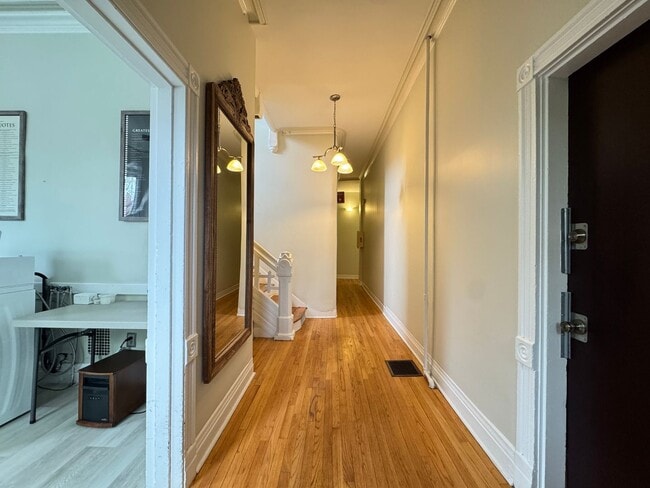 Building Photo - 59 Trumbull St