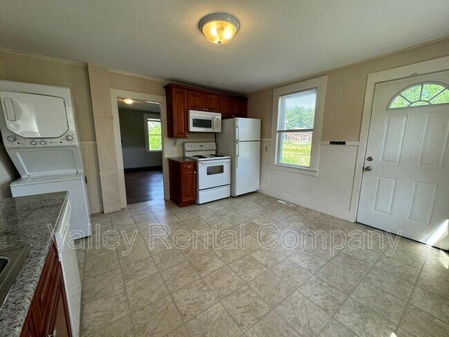 Building Photo - 46 Old Amherst Rd